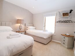 Woodbridge Penthouse