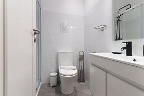 Oeiras Balcony by Homing