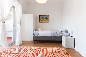 Oeiras Balcony by Homing