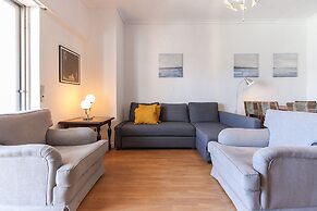 Oeiras Balcony by Homing