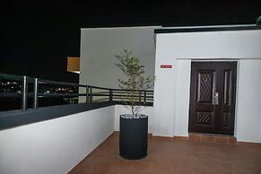 Executive Three Bedroom Furnished Apartment