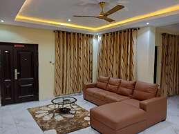 Executive Three Bedroom Furnished Apartment