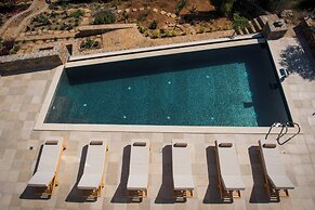 Luxury Villa With Stunning Views in Agios Nikolaos