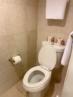 Charming Royal Garden Condo by RedAwning