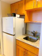 Charming Royal Garden Condo by RedAwning