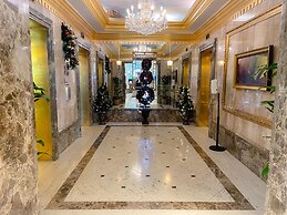 Charming Royal Garden Condo by RedAwning