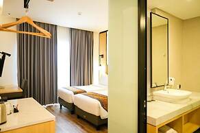 Allura Azana Resort Tawangmangu