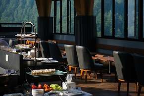 Allura Azana Resort Tawangmangu