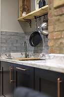 Beautiful 3 Bed House - Habita Property