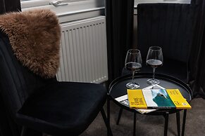 Beautiful 3 Bed House - Habita Property