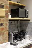 Beautiful 3 Bed House - Habita Property