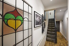 Beautiful 3 Bed House - Habita Property