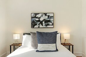 1-Bedroom Nice Apartment in Skokie