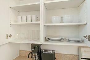 1-Bedroom Nice Apartment in Skokie