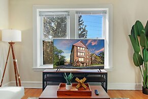 1-Bedroom Nice Apartment in Skokie