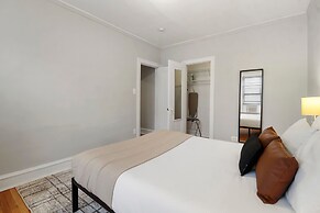 Simple and Roomy 1BR Apt in Evanston