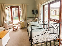 The Arches Larklands