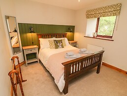 The Arches Larklands