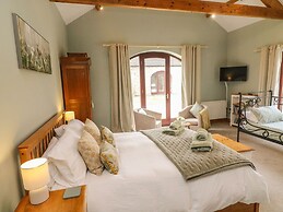 The Arches Larklands