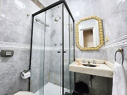 Leblon Comfort Suite