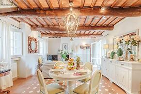 Rondini Farmhouse in Chiatri