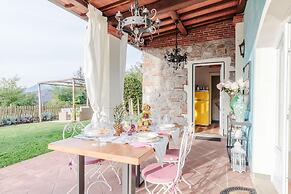 Rondini Farmhouse in Chiatri