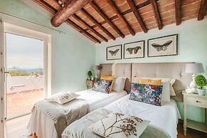 Rondini Farmhouse in Chiatri