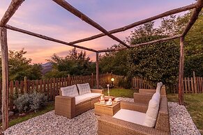 Rondini Farmhouse in Chiatri