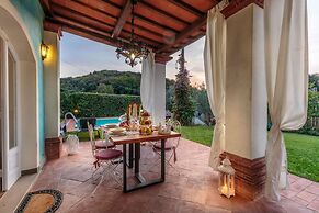 Rondini Farmhouse in Chiatri