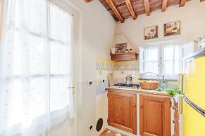 Rondini Farmhouse in Chiatri