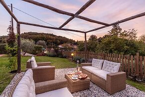 Rondini Farmhouse in Chiatri