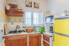 Rondini Farmhouse in Chiatri