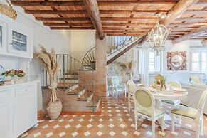 Rondini Farmhouse in Chiatri