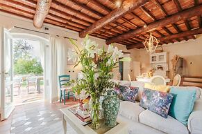 Rondini Farmhouse in Chiatri