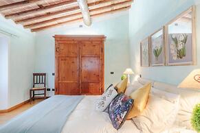 Rondini Farmhouse in Chiatri