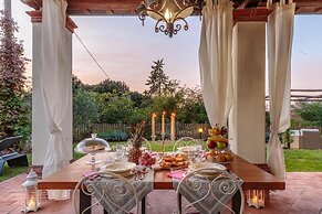 Rondini Farmhouse in Chiatri