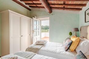 Rondini Farmhouse in Chiatri