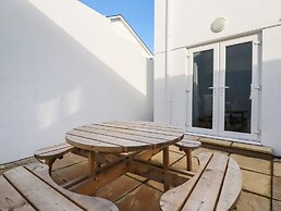 6A The Mews