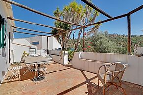 Villa Eiras Altas Grande by Portucasa