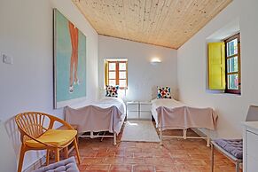 Villa Eiras Altas Grande by Portucasa