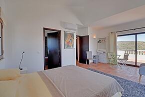 Villa Eiras Altas Grande by Portucasa