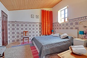 Villa Eiras Altas Grande by Portucasa