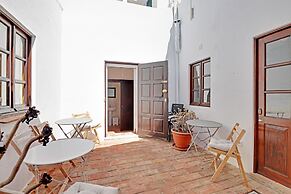 Villa Eiras Altas Grande by Portucasa