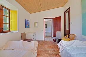 Villa Eiras Altas Grande by Portucasa