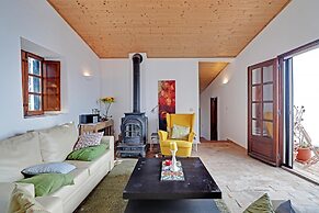 Villa Eiras Altas Grande by Portucasa