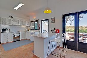 Villa Eiras Altas Grande by Portucasa