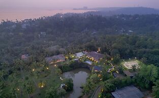 Cool and Contemporary Hilltop Villa With Ocean Views