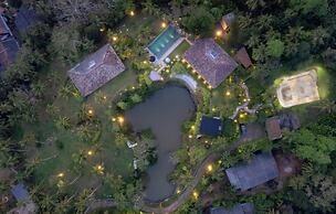 Cool and Contemporary Hilltop Villa With Ocean Views