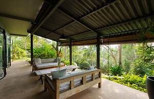 Cool and Contemporary Hilltop Villa With Ocean Views