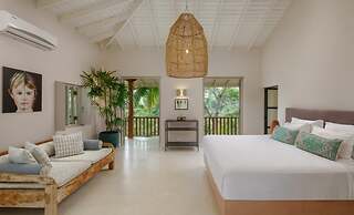 Cool and Contemporary Hilltop Villa With Ocean Views